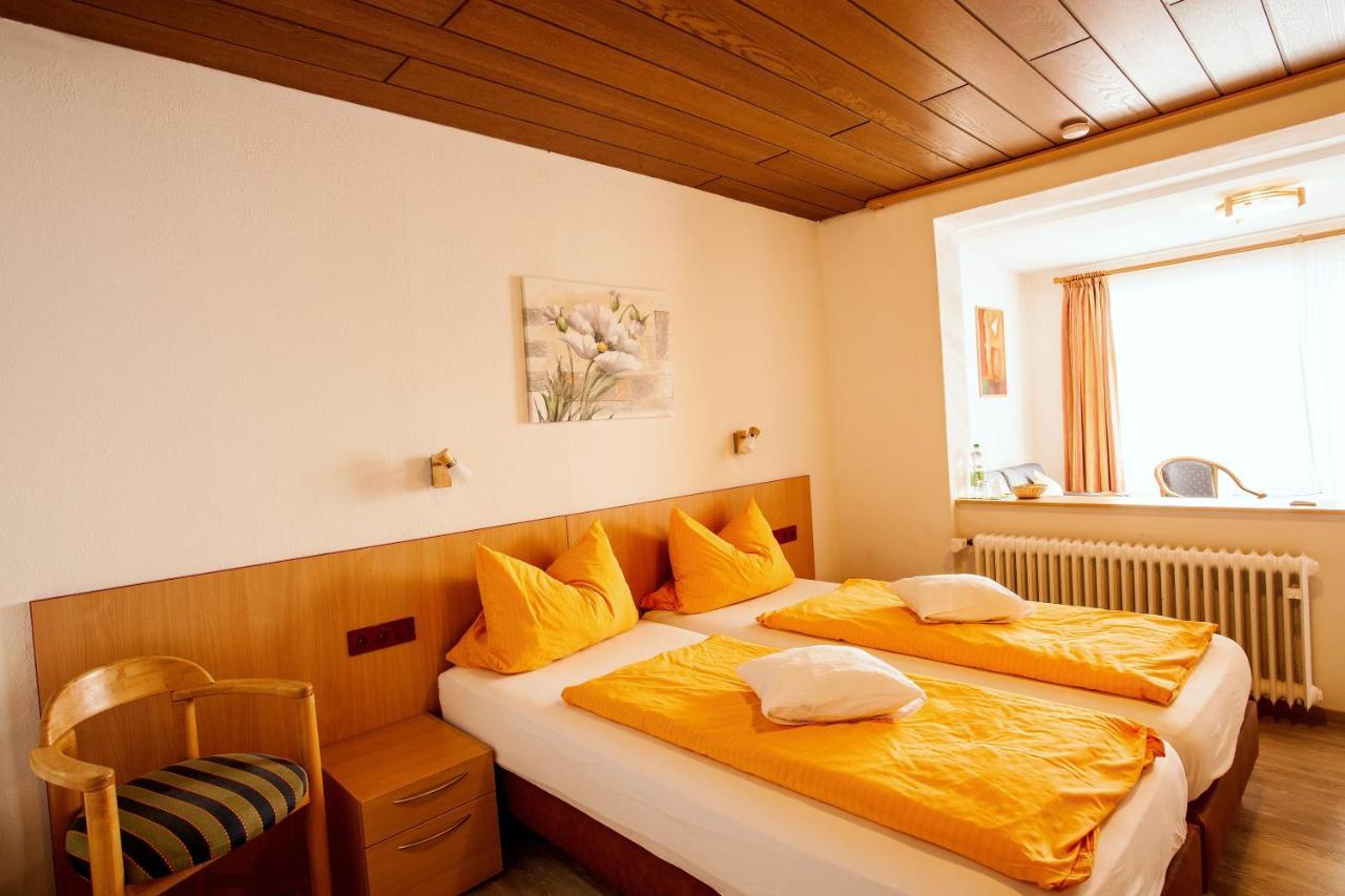 Hotelpension Schroeder วิลลิงเงิน ภายนอก รูปภาพ