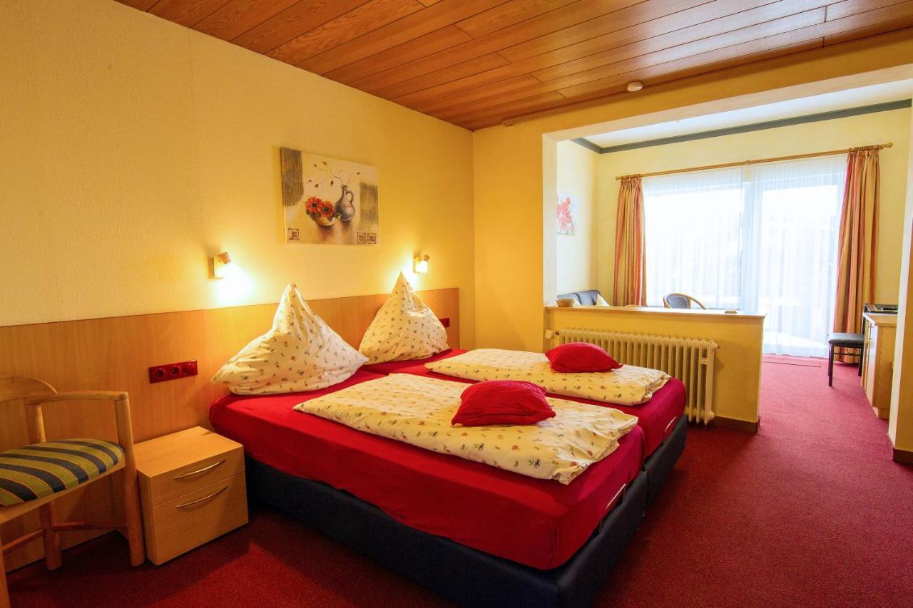 Hotelpension Schroeder วิลลิงเงิน ภายนอก รูปภาพ
