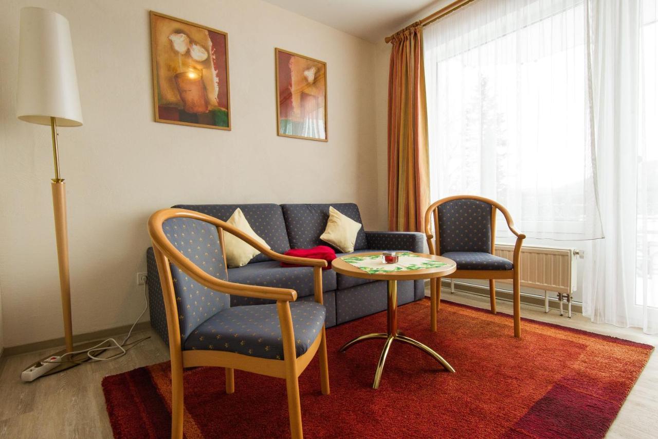 Hotelpension Schroeder วิลลิงเงิน ภายนอก รูปภาพ