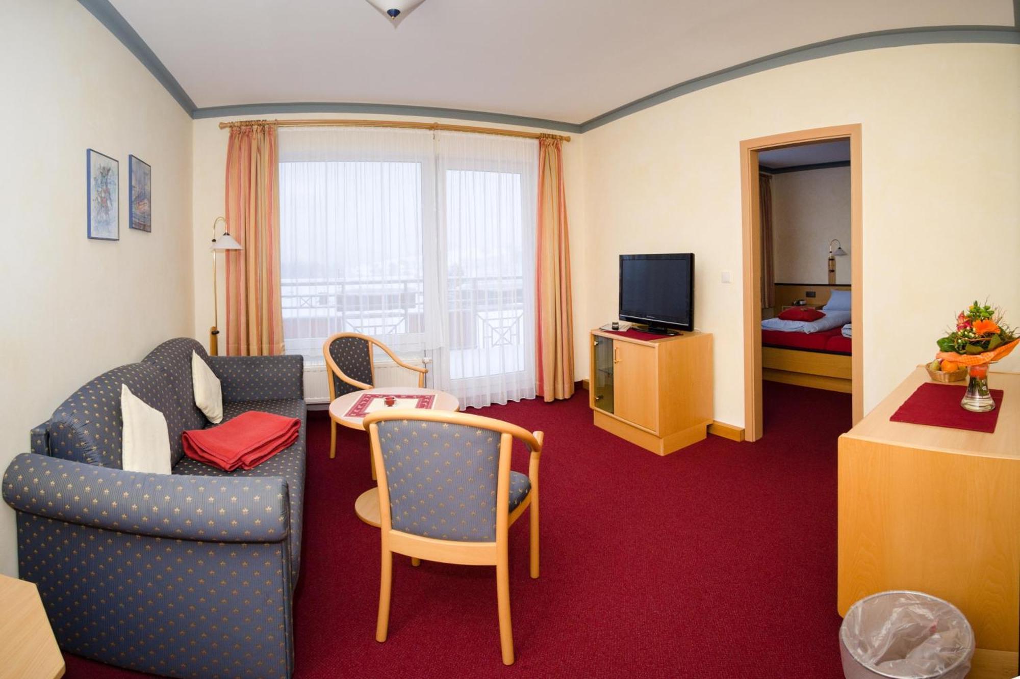 Hotelpension Schroeder วิลลิงเงิน ภายนอก รูปภาพ