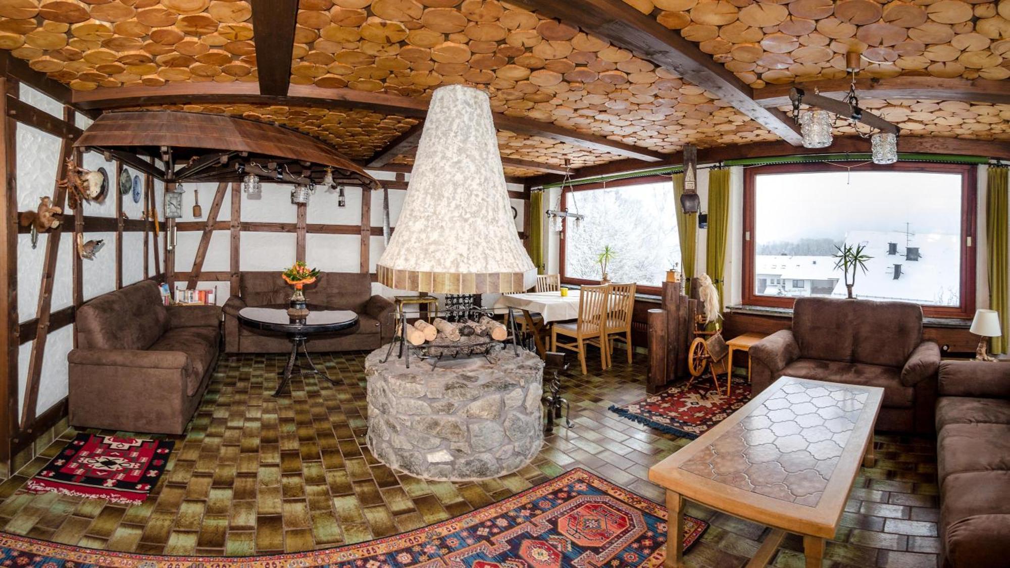 Hotelpension Schroeder วิลลิงเงิน ภายนอก รูปภาพ