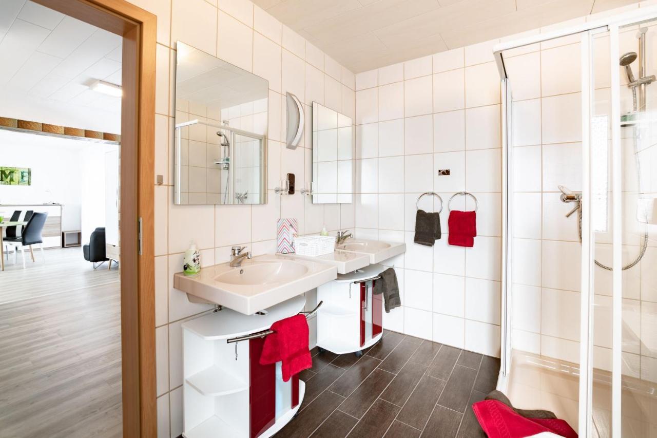 Hotelpension Schroeder วิลลิงเงิน ภายนอก รูปภาพ