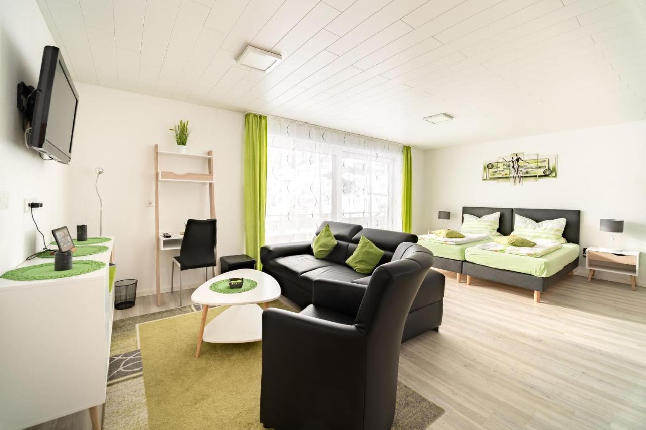 Hotelpension Schroeder วิลลิงเงิน ภายนอก รูปภาพ