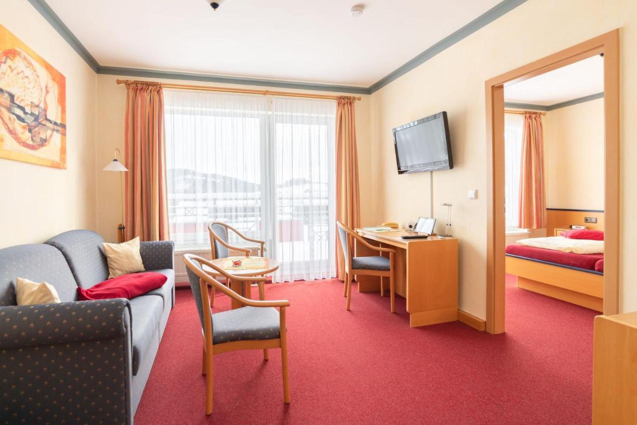 Hotelpension Schroeder วิลลิงเงิน ภายนอก รูปภาพ