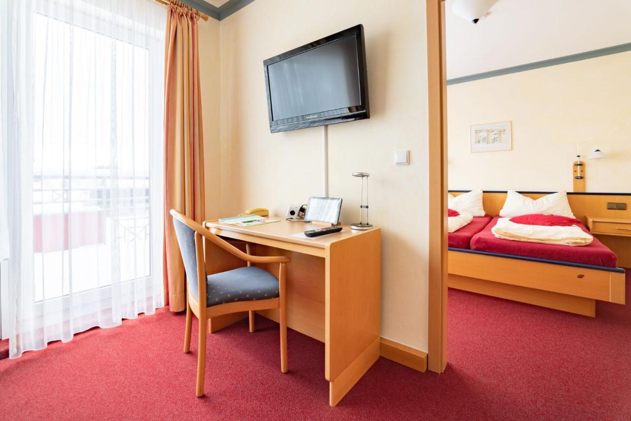 Hotelpension Schroeder วิลลิงเงิน ภายนอก รูปภาพ